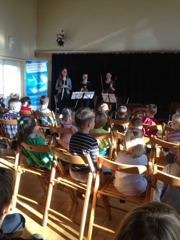 NIE BOJĘ SIĘ MUZYKI - koncert muzyki klasycznej w MDK 2 dla szkół i przedszkoli, 5.11.2014 r. Prowadzenie: Fundacja Fabryka Sztuki. http://www.niebojesiemuzyki.pl/